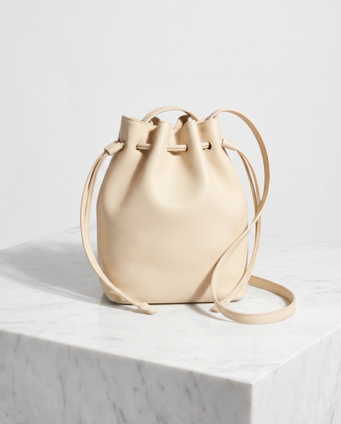 Bottega Veneta Ivory Drawstring Bucket — Purses & handbags
